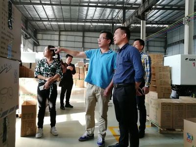 廣西柳州市市場監(jiān)管局“現(xiàn)場教學”加強工業(yè)產(chǎn)品生產(chǎn)許可獲證企業(yè)后續(xù)監(jiān)管