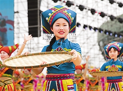 流動(dòng)的秀美“壯錦”